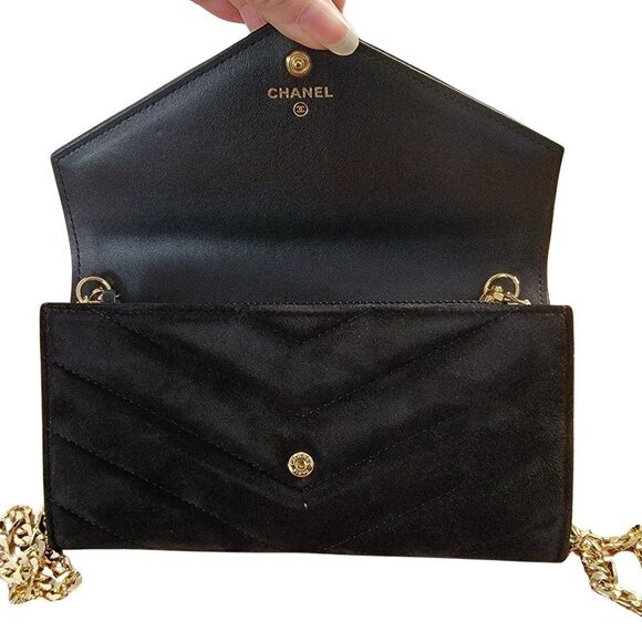 Authentic Chanel Paris-Hamburg CC Button Flap Wallet Chevron Suede Long - Picture 4 of 16